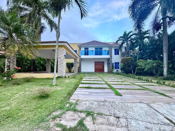 VENTA Y ALQUILER | PISCINA PRIVADA | METRO COUNTRY CLUB