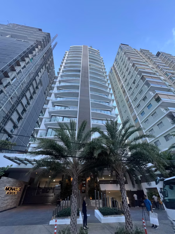Apartamento amueblado en venta en Piantini piso 11