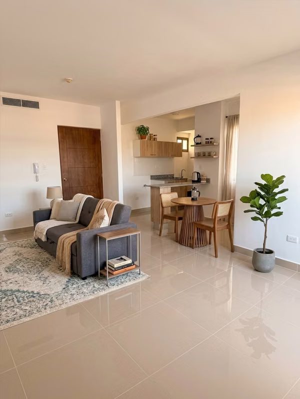 Residential Project in the Marginal of the Americas (LA-01)