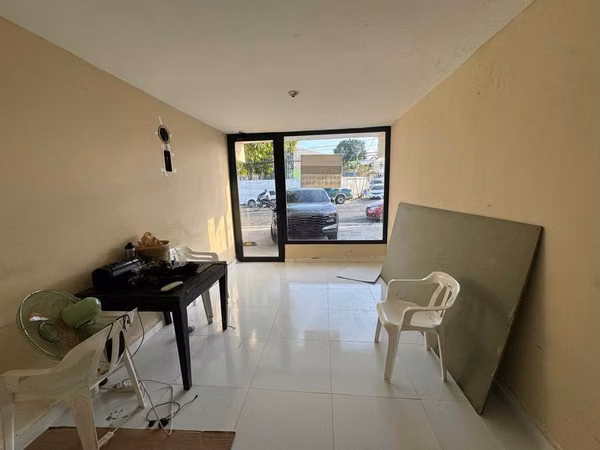 Alquilo Local Comercial en Ensanche Julieta