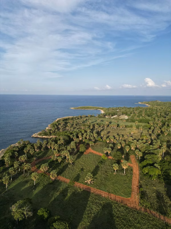 373 LAND IN GUZMAN, SILVER PORT