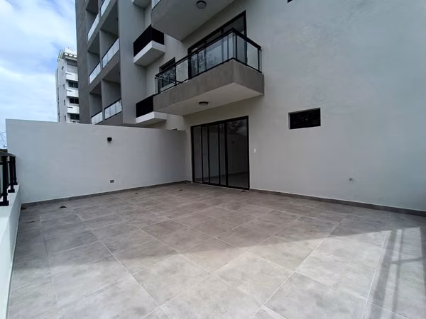 Apartment with 2 bedrooms and private terrace in Renaissance