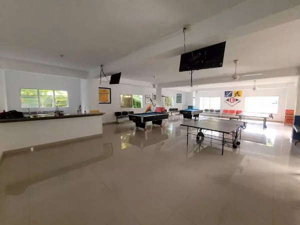  OPORTUNIDAD ÚNICA EN ALTOS DE ALAMEDA: APARTAMENTO CON PATIO