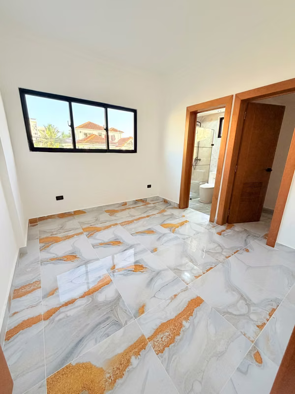 Casa de Lujo en Venta en Autopista San Isidro | 4 Habitaciones, Piscina y Jacuzzi