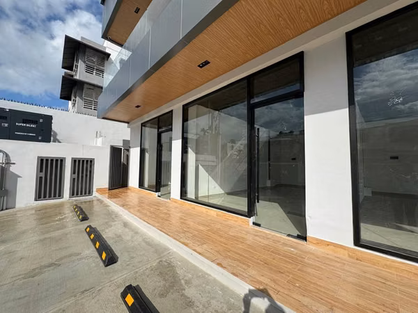 Alquilo local comercial en Alma Rosa I