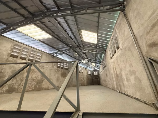 Nave industrial en Alquiler en la Zona Oriental / Autopista San Isidro