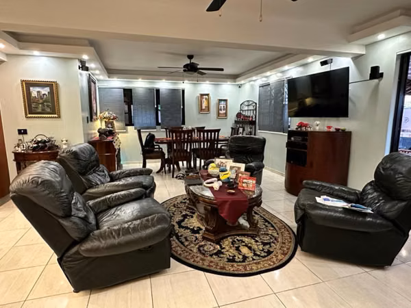 Casa de 2 niveles en Venta en Cuesta Hermosa III