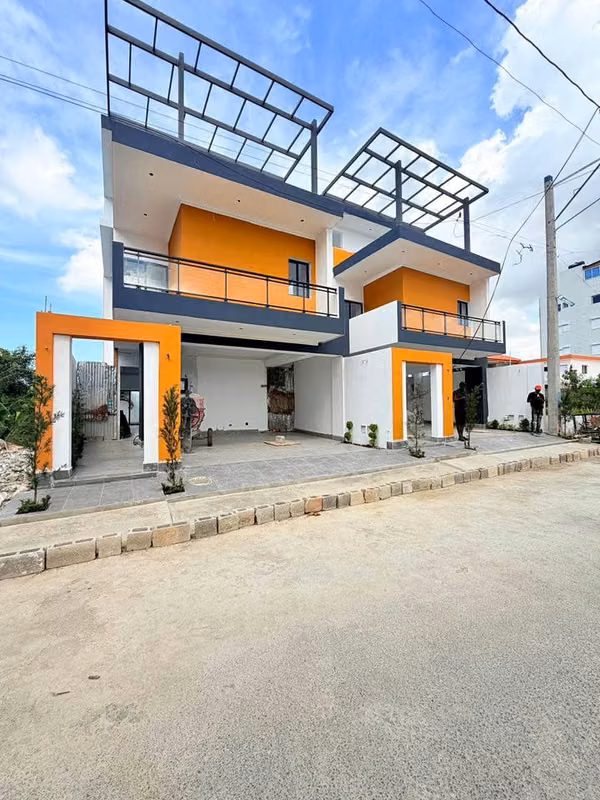 Casa Moderna en Venta en Prado Oriental – Santo Domingo Este