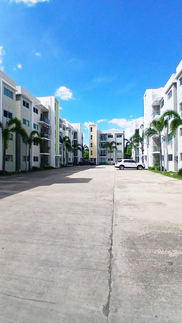 ¡Lo tiene todo! Apartamento con gimnasio y área social en Residencial Breezes (AJP-215)