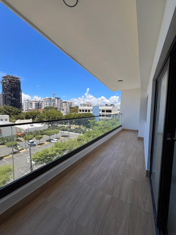 Apartamento venta en La Julia con Balcon Tipo Terraza