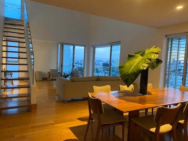Penthouse Amueblado en Alquiler, 2 Habitaciones, Estudio, Terraza, Evaristo Morales