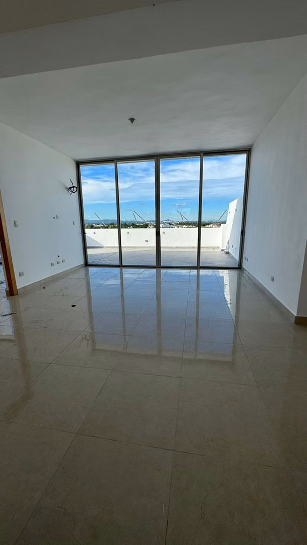 Apartamento con 90 metros de terraza