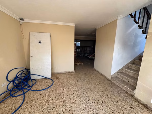 Alquilo casa Comercial en Ensanche Julieta