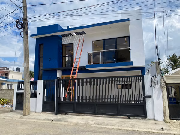 Casa Nueva con 3 Habitaciones y Amplio Patio Trasero de Venta en Urb. Palmas del Valle, Pontezuela!