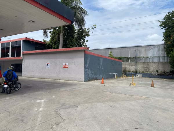 Terreno - Local Comercial en Alquiler en Av. Luperón.