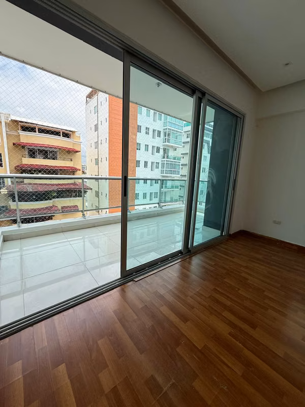 Apartamento en Alquiler Mirador Norte, 3 Habitaciones y Family
