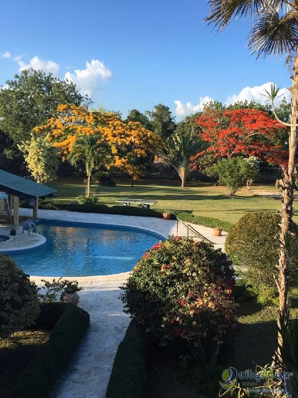 Casa Vacacional en Venta con Piscina en Guayacanes