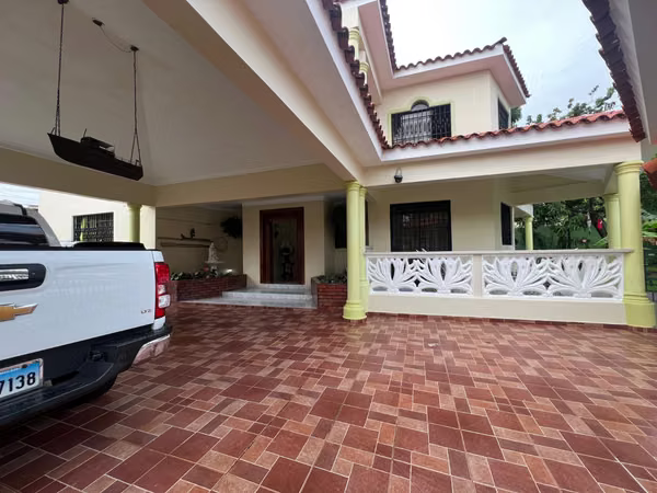 CASA EN VENTE DE DOS NIVELES EN PUERTO PLATA