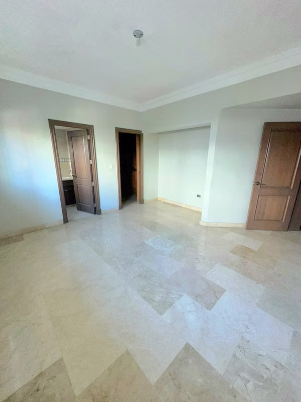 Apartamento en alquiler en el Ensanche Piantini de 3 Habitaciones.