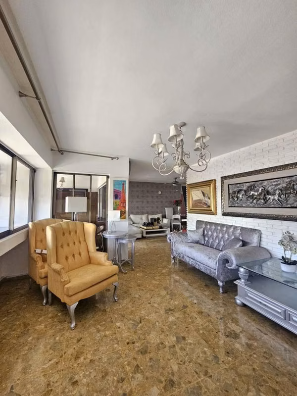 Venta de apartamento en RESIDENCIAL CLASICO FAMILIAR EN EL MIRADOR SUR