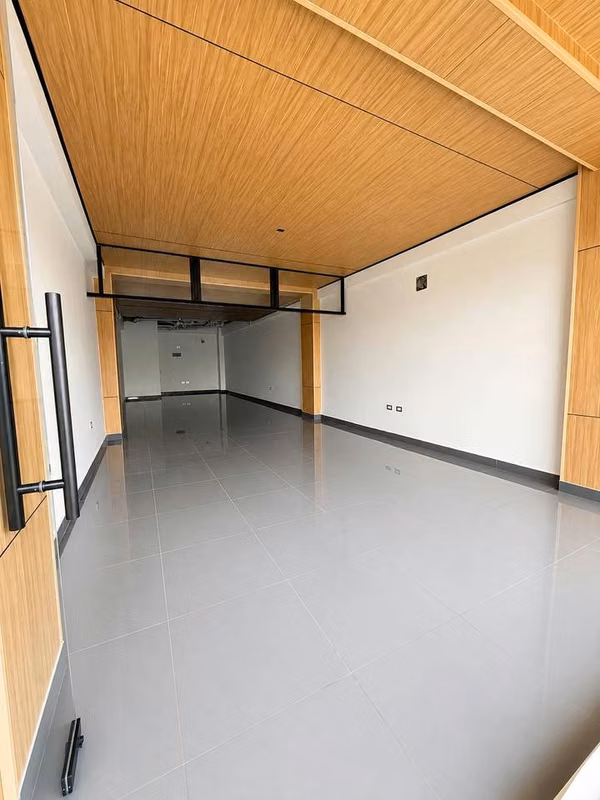 Local comercial en alquiler en Los Prados – 60 m²