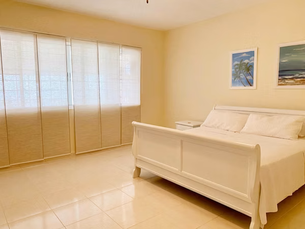 HOUSE FURNISHED IN RENT IN SILVER PORT WITH SEA VIEW