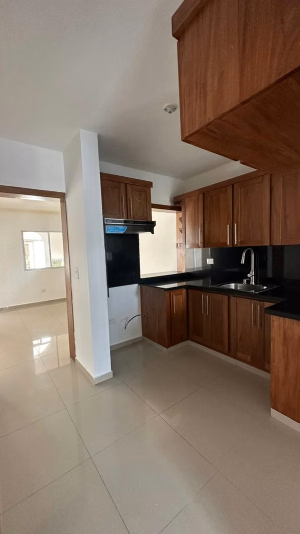 APARTMENT FOR RENT IN CENTRAL AREA OF PORT SILVER