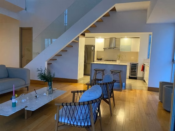 Penthouse Amueblado en Alquiler, 2 Habitaciones, Estudio, Terraza, Evaristo Morales