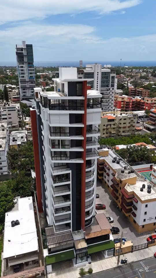 Apartment for sale in luxurious tower located in Alma Rosa I