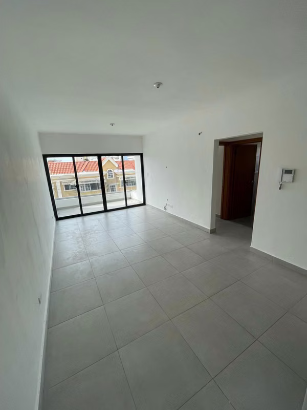 Renta amplio apartamento en 8vo piso | 2 habitaciones | Evaristo Morales Copy