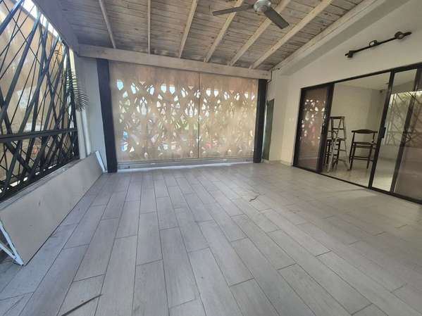 Commercial local rental in La Castellana, in the main avenue