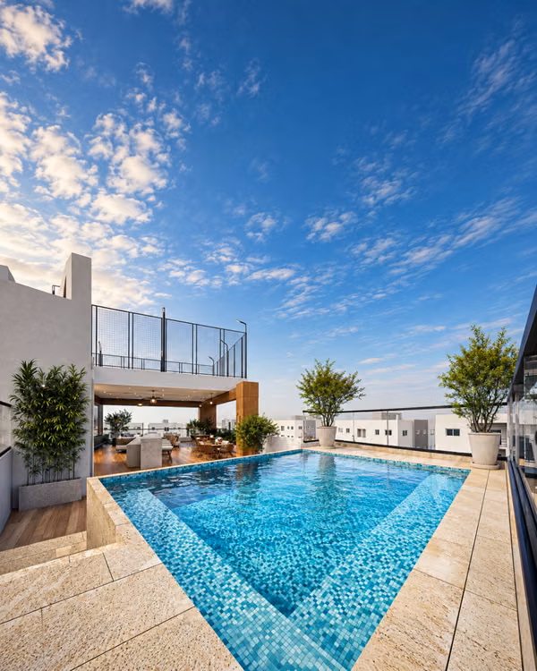 Apartamento de 3 habitaciones con piscina y rooftop en ATTICO NOVO, Evaristo Morales