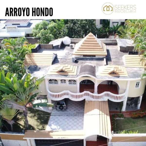House for sale 4 bedroom house in Arroyo Hondo