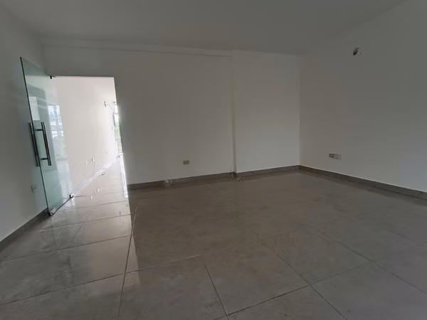 Commercial place for rent in the meadows