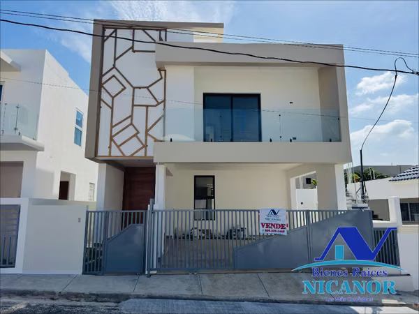 Casa de dos niveles en venta en puerto plata