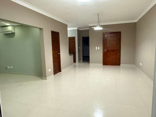 Apartamento en alquiler Evariasto Morales, 1 hab mas familu room