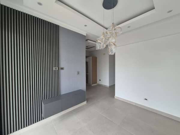 Apartamento en alquiler Evaristo Morales, 2 hab con area social