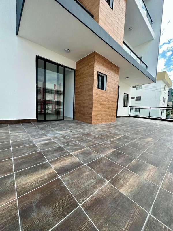 Apartment for Sale in Renaissance with Private Terrace