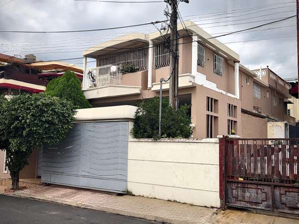 2852- HOUSE IN THE RIVERS, ST. DGO