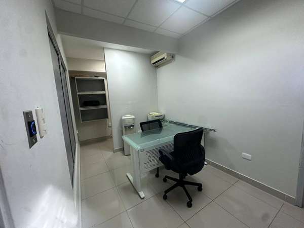 Local for rent in Esenche Julieta