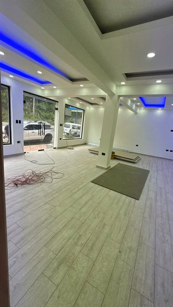 LOCAL COMMERCIAL RENT