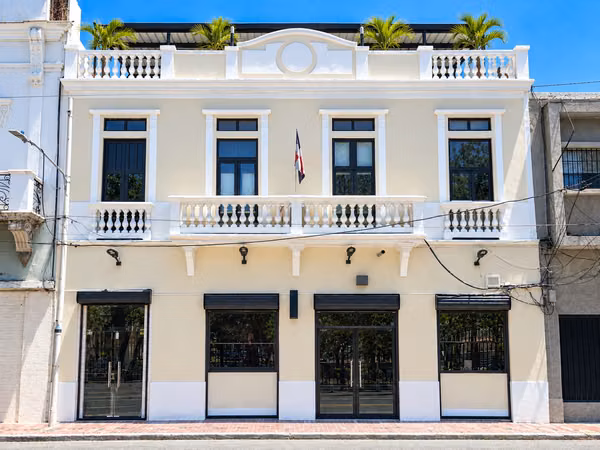 Edificio en Venta Zona Colonial, Santo Domingo, Republica Dominicana | 7 Apartamentos + 2 Locales | Negocios