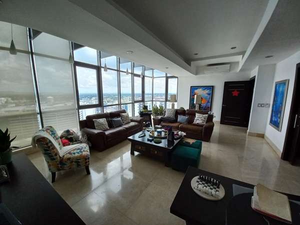 LUXURIOUS PENTHOUSE WITH 360 ° VIEW IN SERRALLÉS