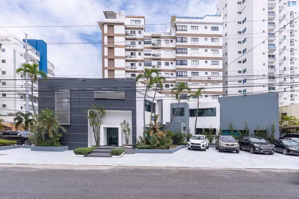 Edificio corporativo / local comercial en venta en El Vergel  