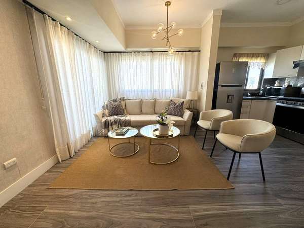 Apartamento Amueblado con dos parqueos en Evaristo Morales