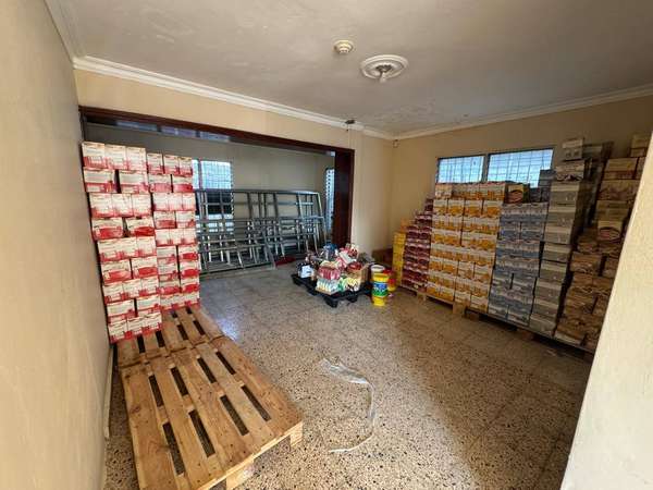Commercial house in Aesanche Julieta