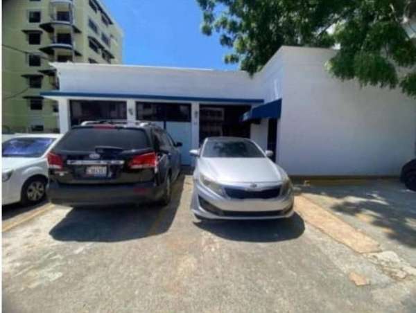 COMMERCIAL LOCATION / OFFICE FOR RENT IN GAZCUE