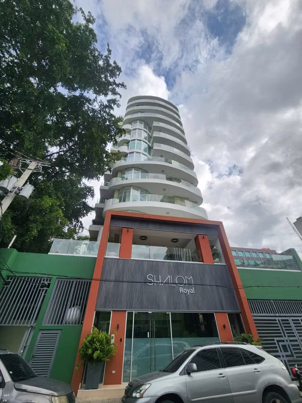 Apartment in Piantini on the 9th floor of 2 rooms just minutes from Agora and Blue Mall