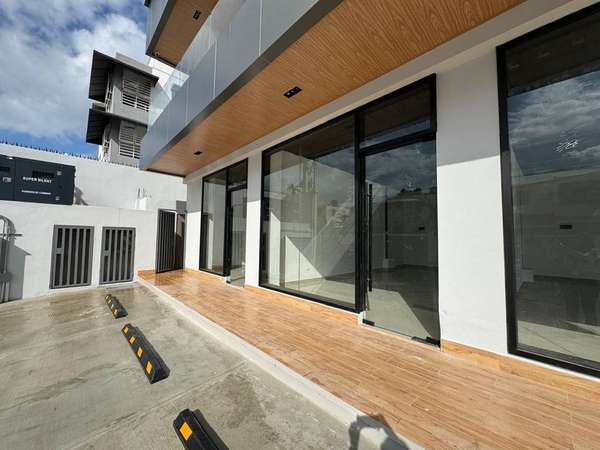 Commercial local rental in Alma Rosa I