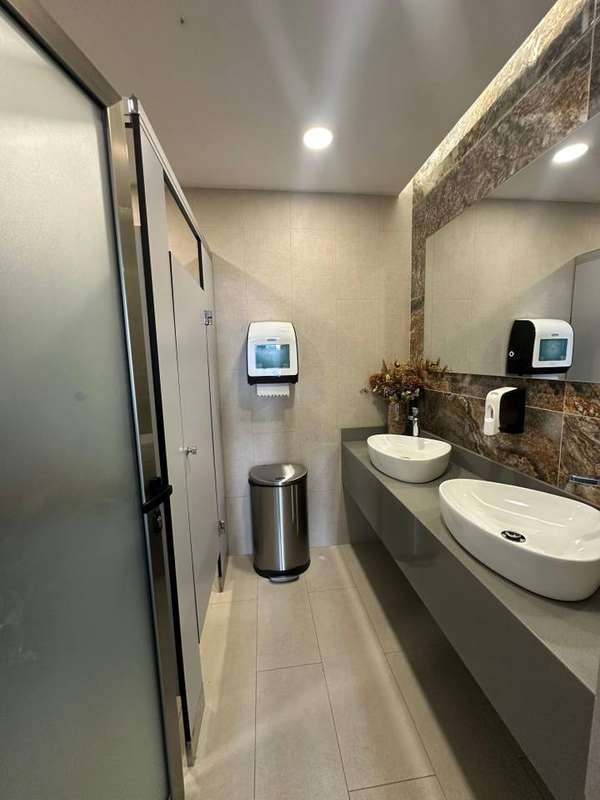 Commercial in Rental San isidro